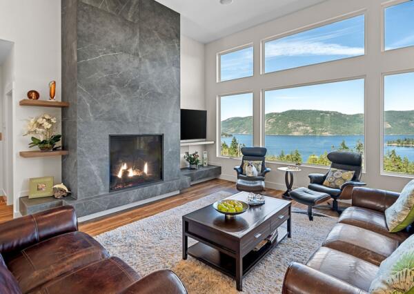 Oceanview and large fireplace in custom maple bay duplex