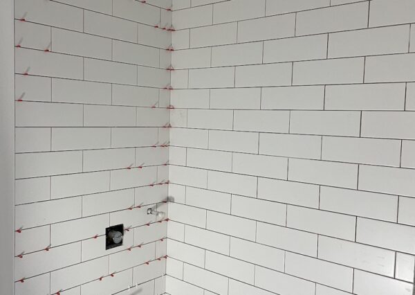 White subway tile for bathtub surround