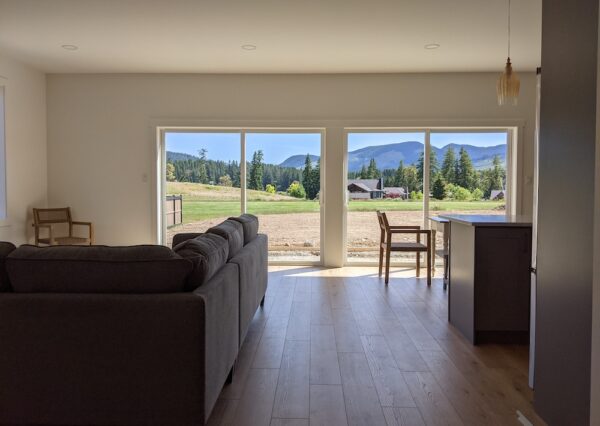 Open concept living in lake cowichan